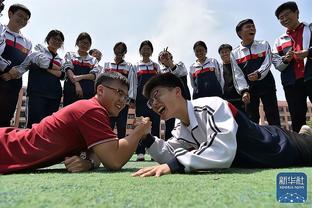 董路：日本高中联赛决赛，青森开大脚打进关键球夺冠，太功利了！？